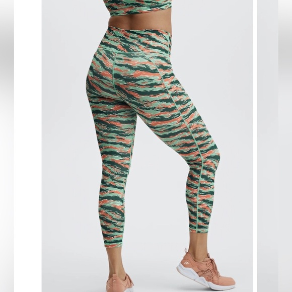 Fabletics Define PowerHold® High-Waisted 7/8 Legging Tiger Camo Print Sz S - Picture 5 of 10